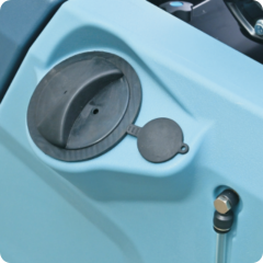 E130 Floor Scrubber Double water injectionhole design